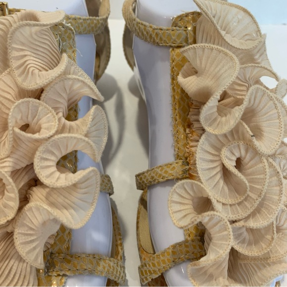 KELSI DAGGER size 10 Anthropologie sandals tan crocodile with ruffles ankle wrap - Picture 12 of 12